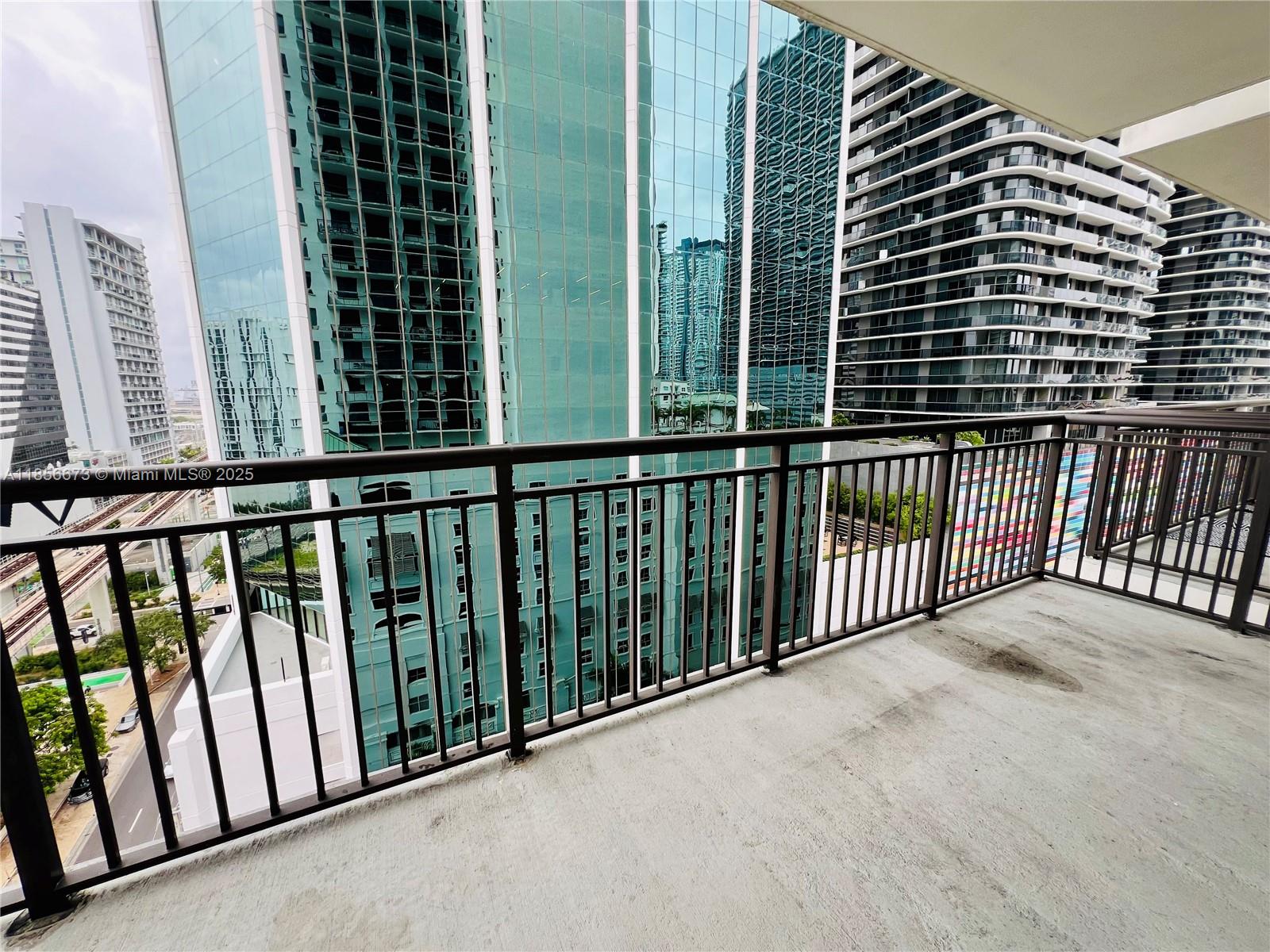 999 SW 1st Ave 1414