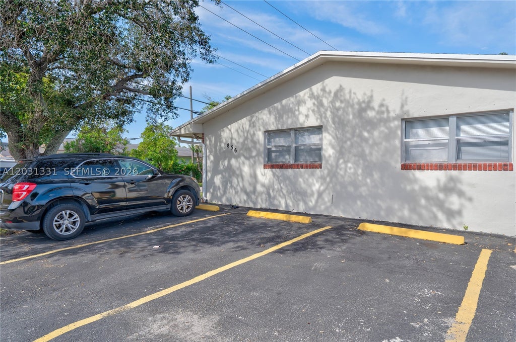 Photo of 856 SW 10th St #1, Hallandale Beach, FL 33009 (MLS # A12031331)