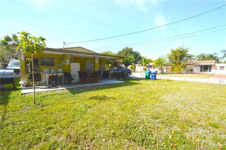 Great Starter Home!! 2bed/1bath single family home centrally located. Completely renovated with brand new A/C unit, porcelain tile throughout and freshly painted.