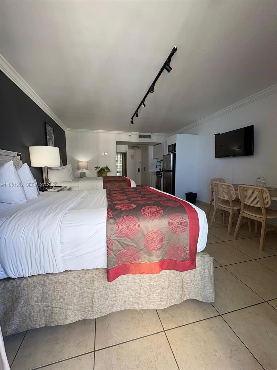 THE AVENTURA BEACH CLUB C - Residential