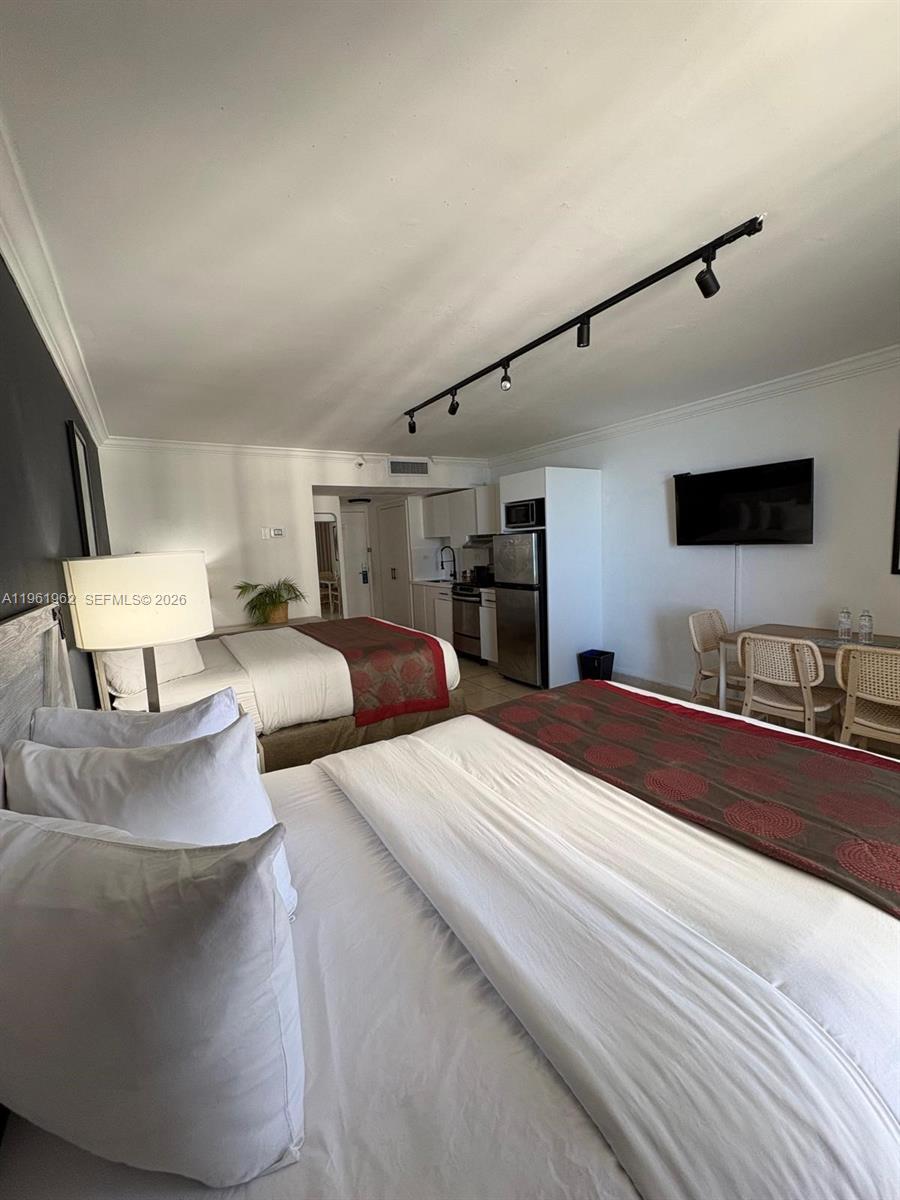 THE AVENTURA BEACH CLUB C - Residential