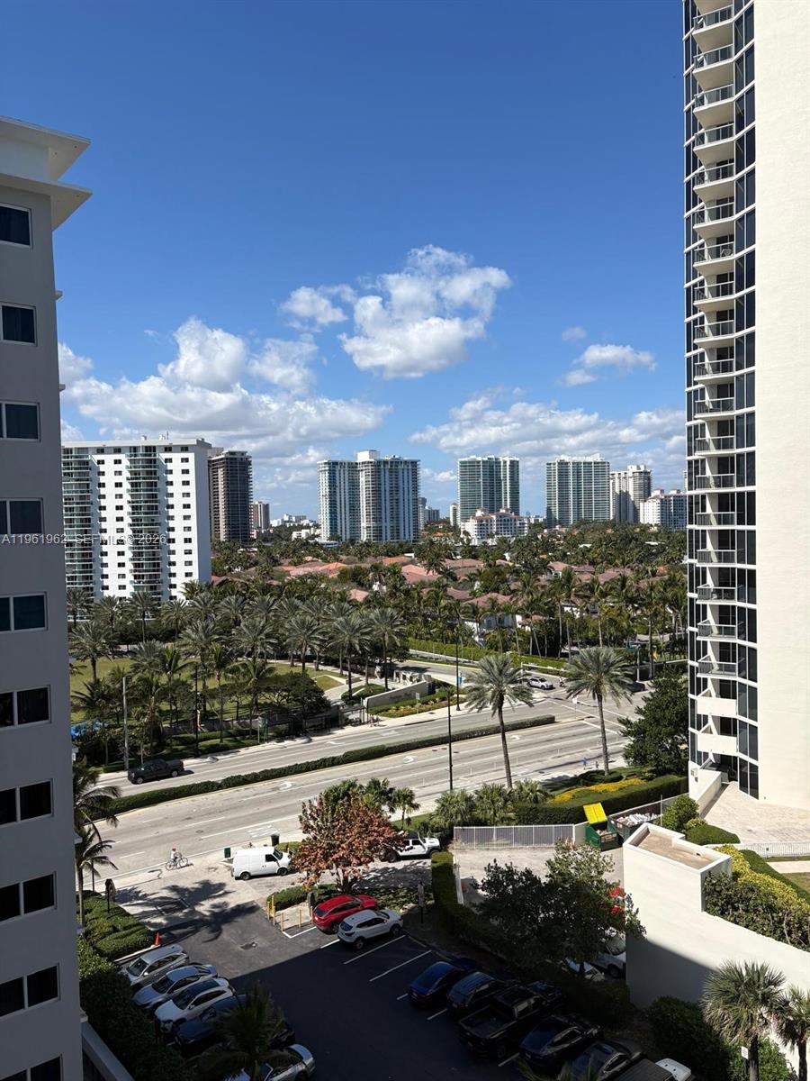 THE AVENTURA BEACH CLUB C - Residential