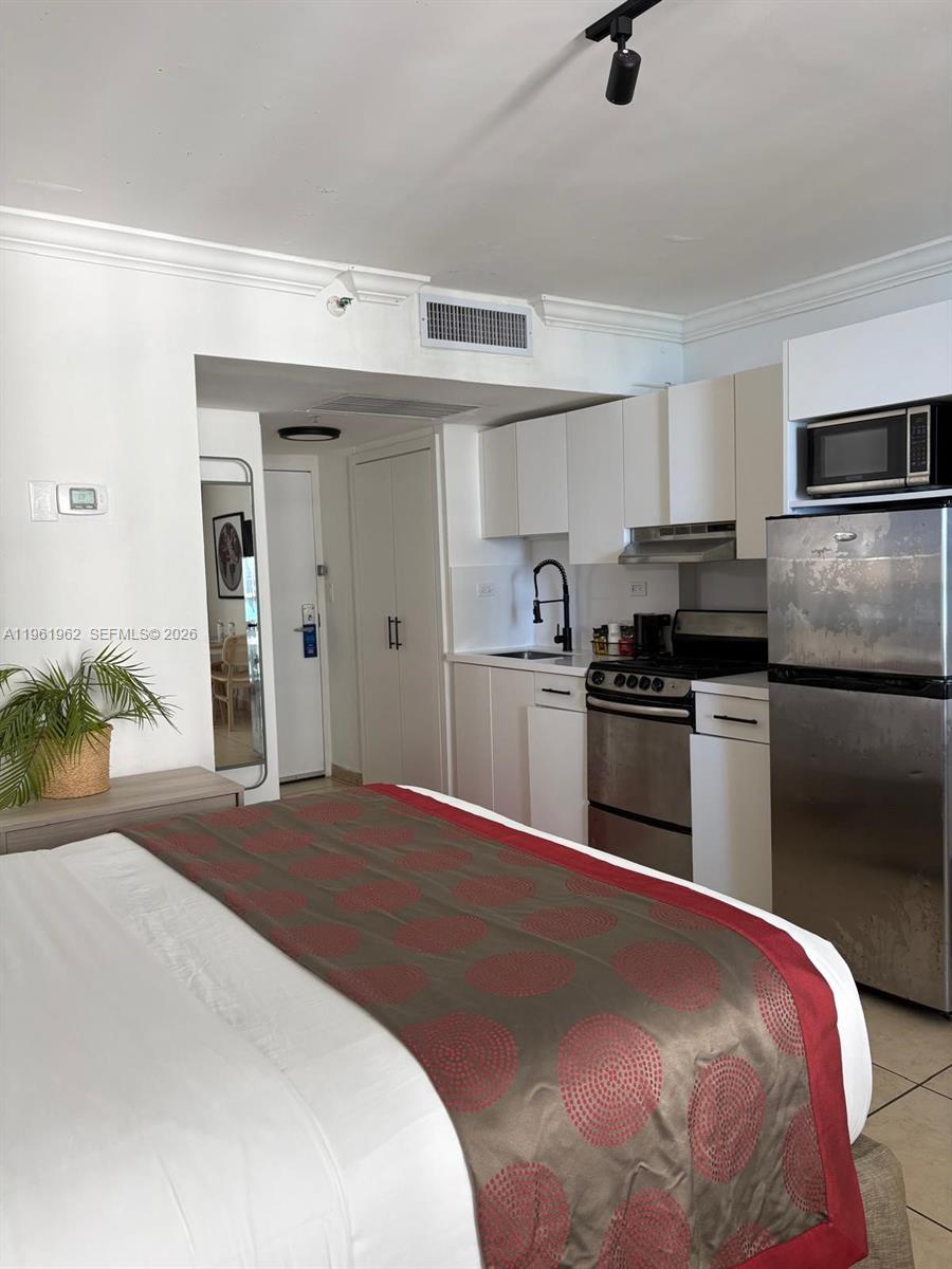 THE AVENTURA BEACH CLUB C - Residential