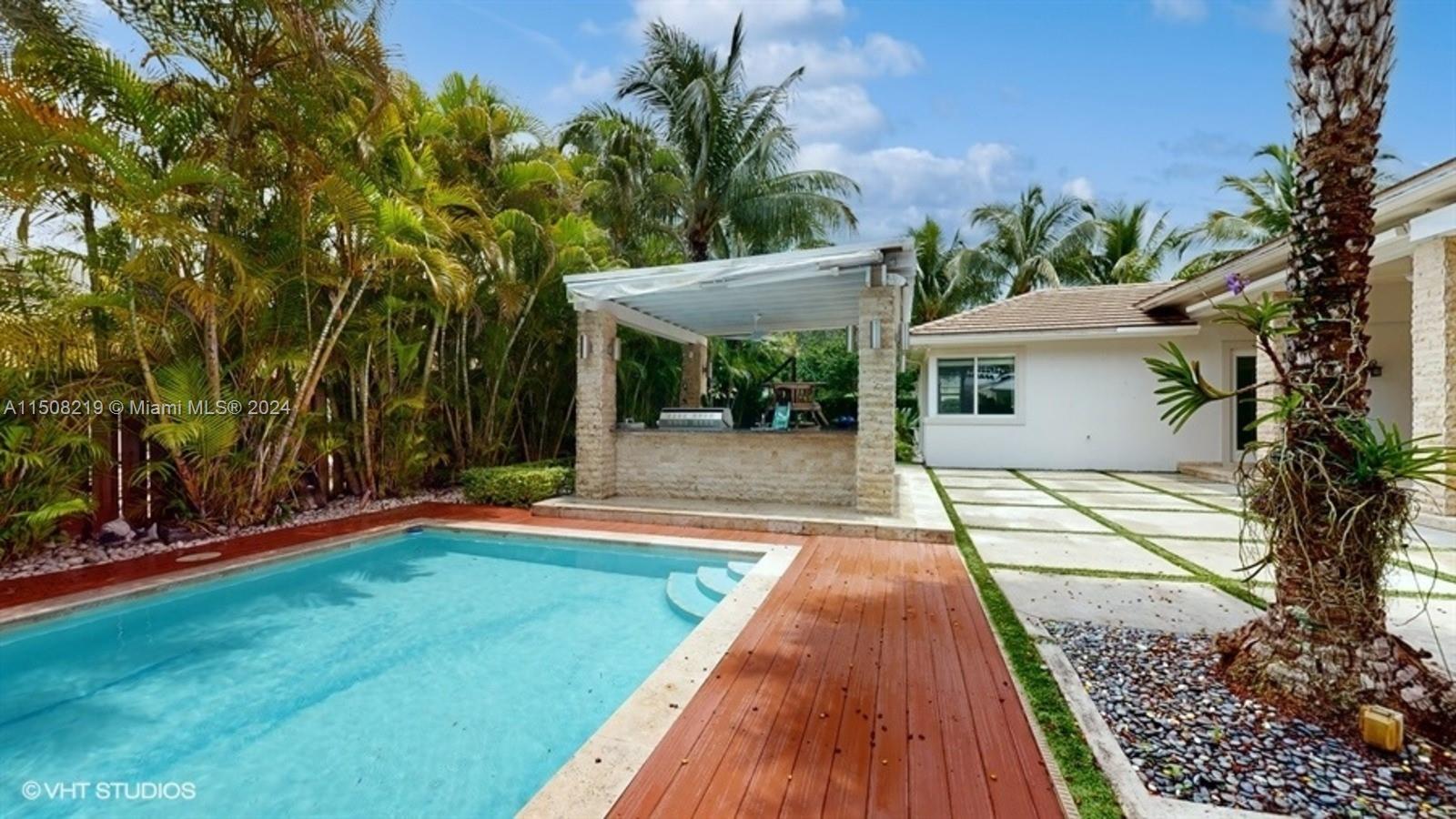 OAK RIDGE FALLS THIRD ADD - Residential