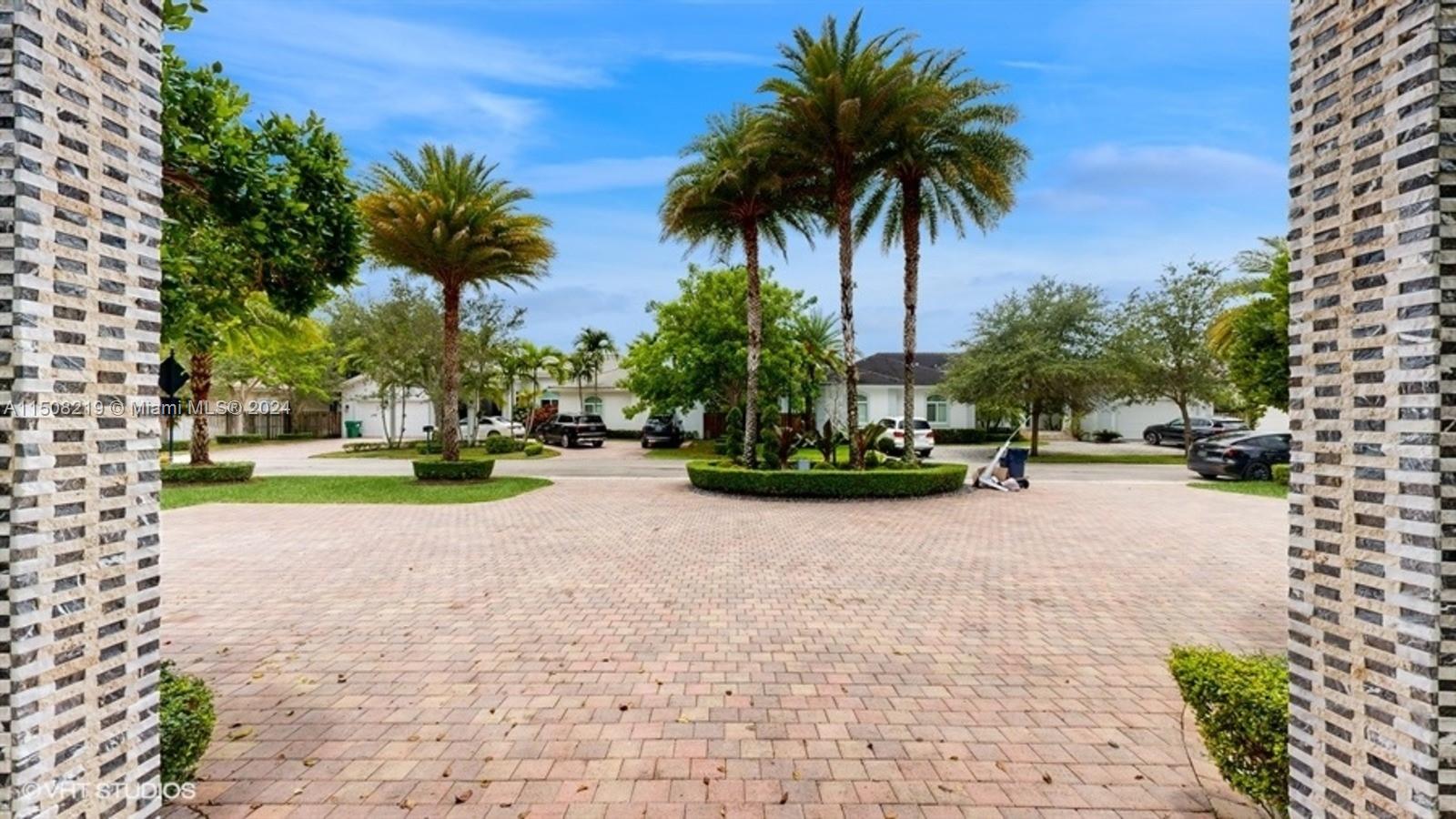 OAK RIDGE FALLS THIRD ADD - Residential