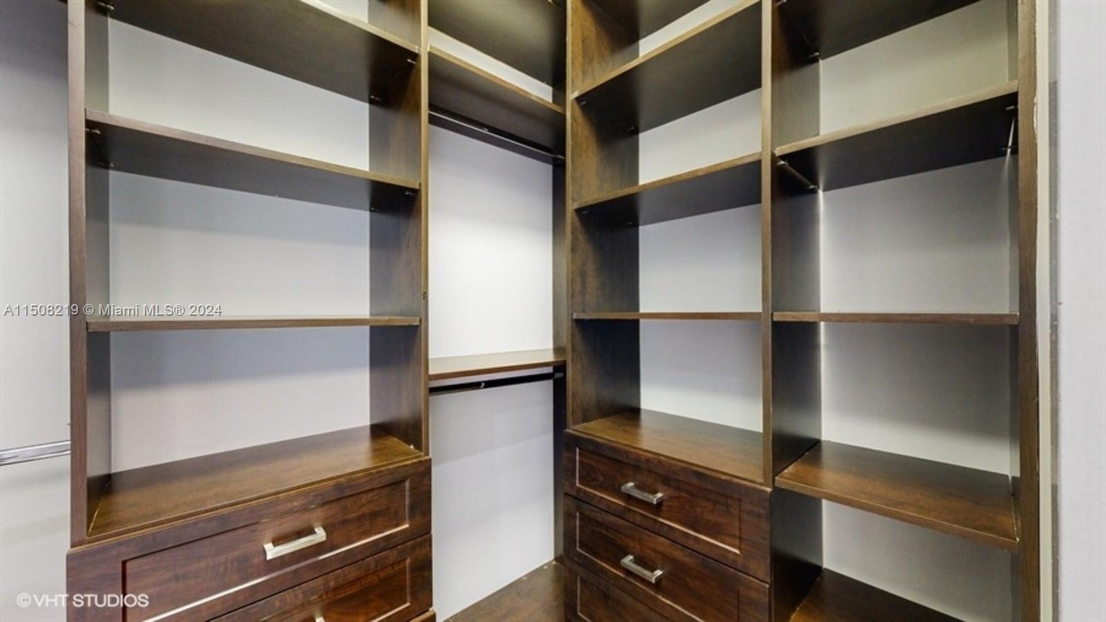 OAK RIDGE FALLS THIRD ADD - Residential