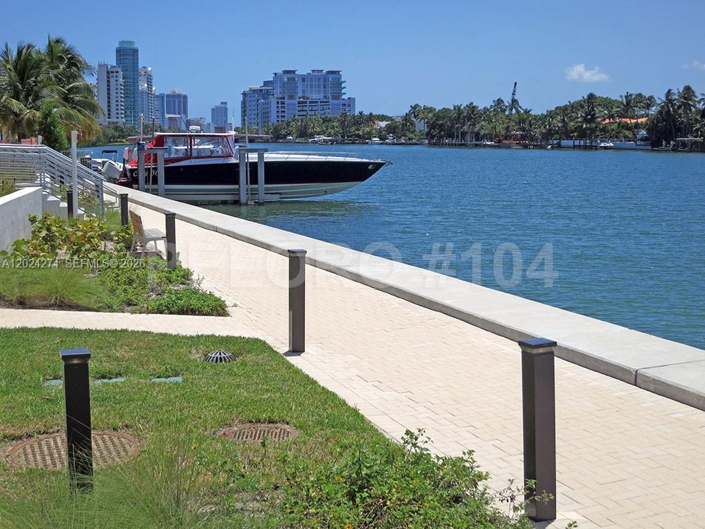 PELORO CONDO - Residential