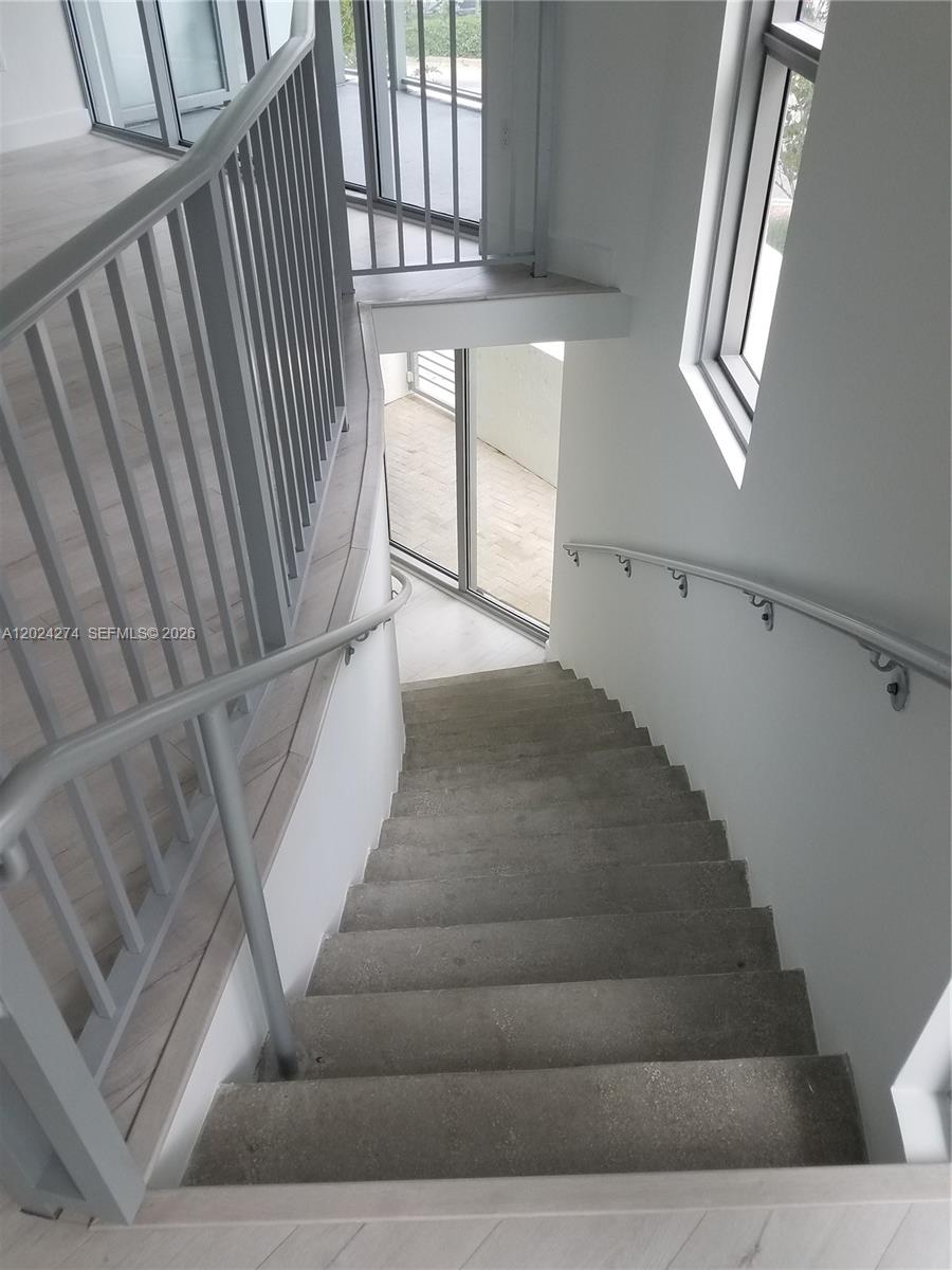 PELORO CONDO - Residential