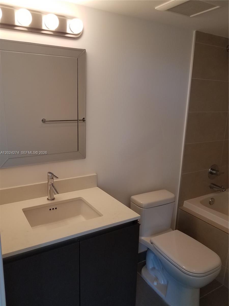 PELORO CONDO - Residential