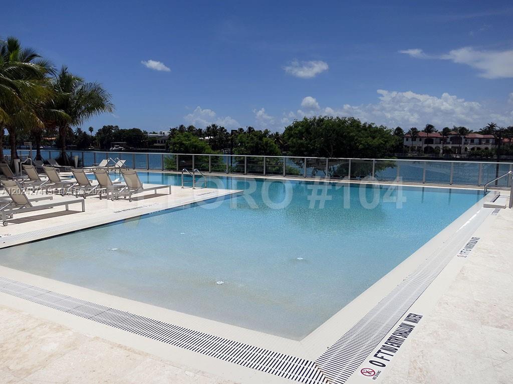 PELORO CONDO - Residential