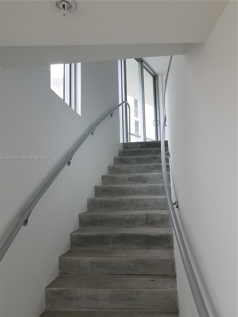 PELORO CONDO - Residential