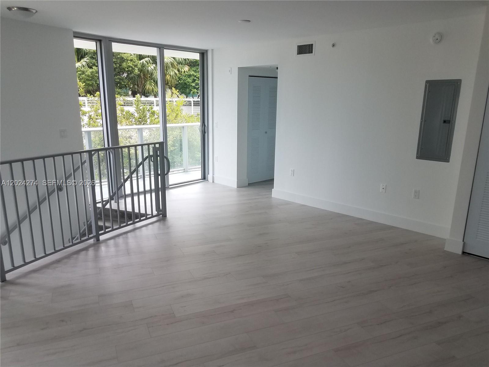PELORO CONDO - Residential