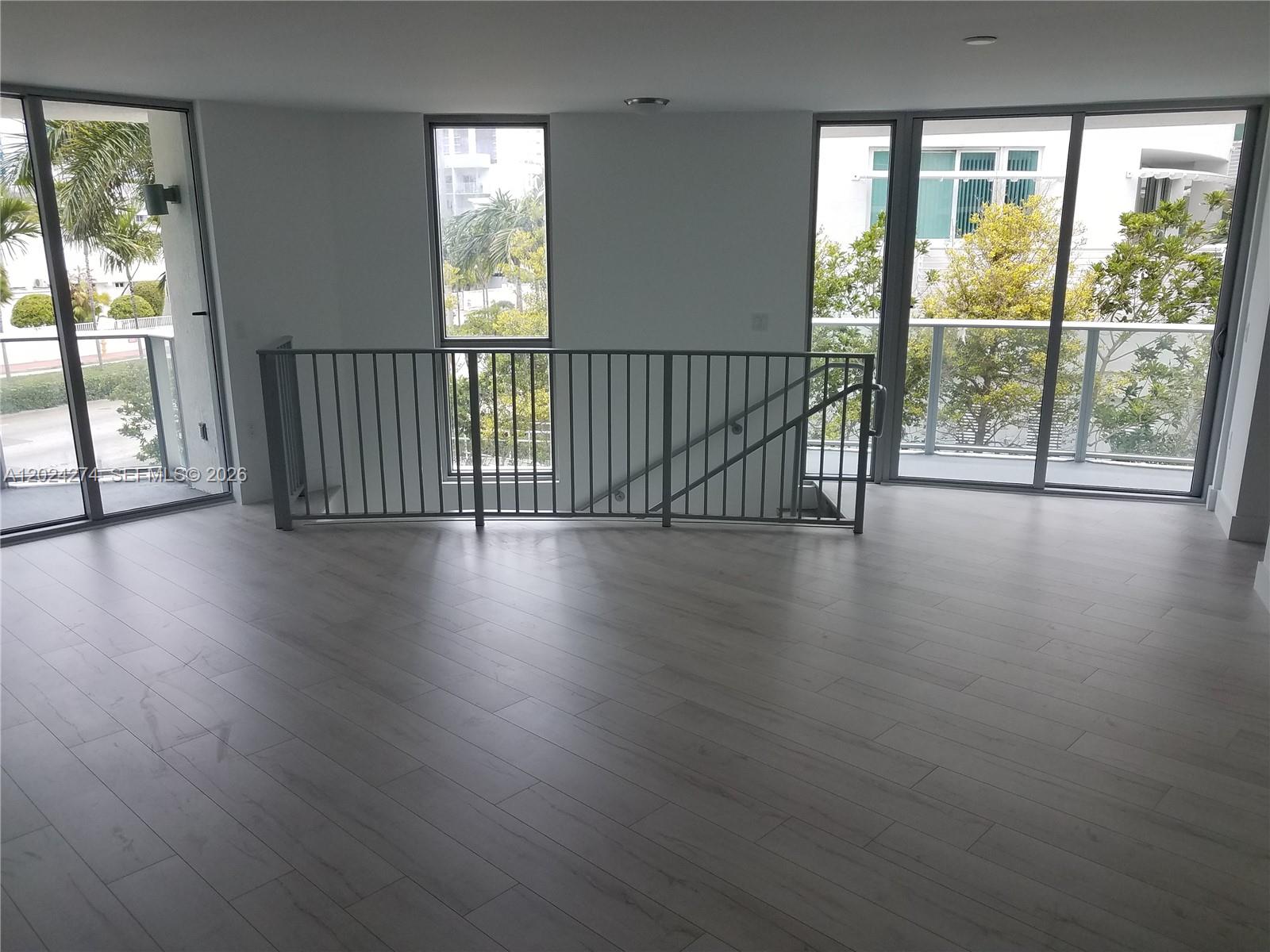 PELORO CONDO - Residential