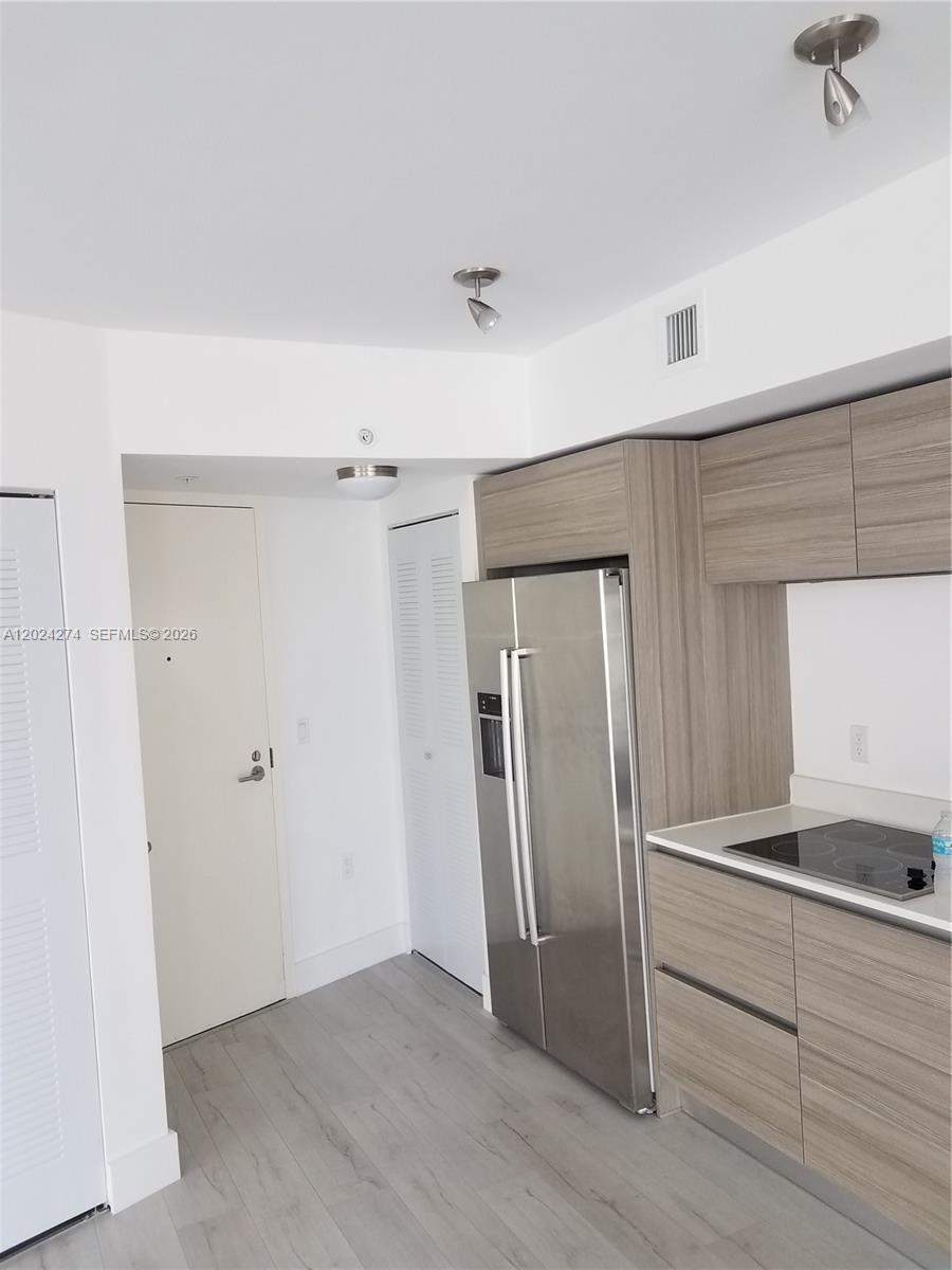 PELORO CONDO - Residential