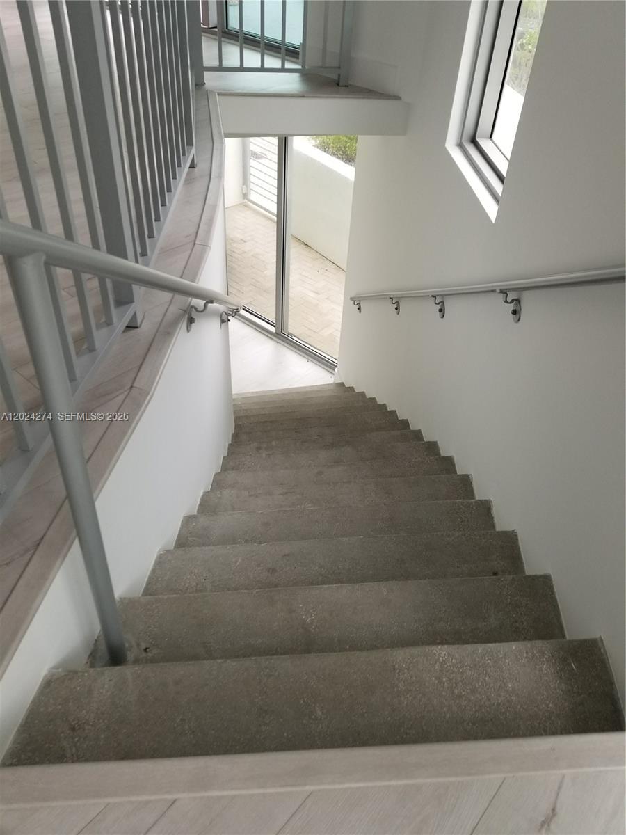 PELORO CONDO - Residential