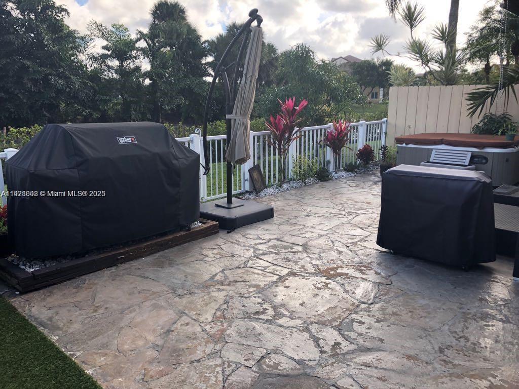 AMEND PLAT OF DORAL WOODS - Residential Lease