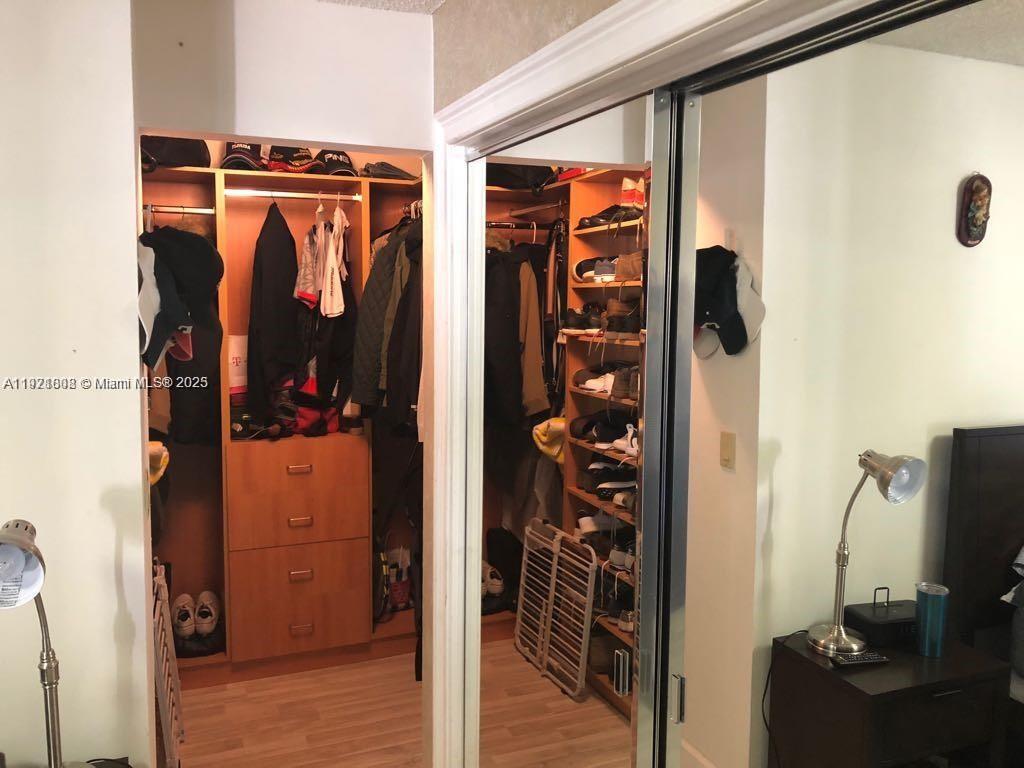 AMEND PLAT OF DORAL WOODS - Residential Lease