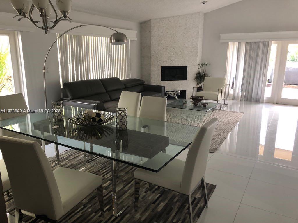 AMEND PLAT OF DORAL WOODS - Residential Lease