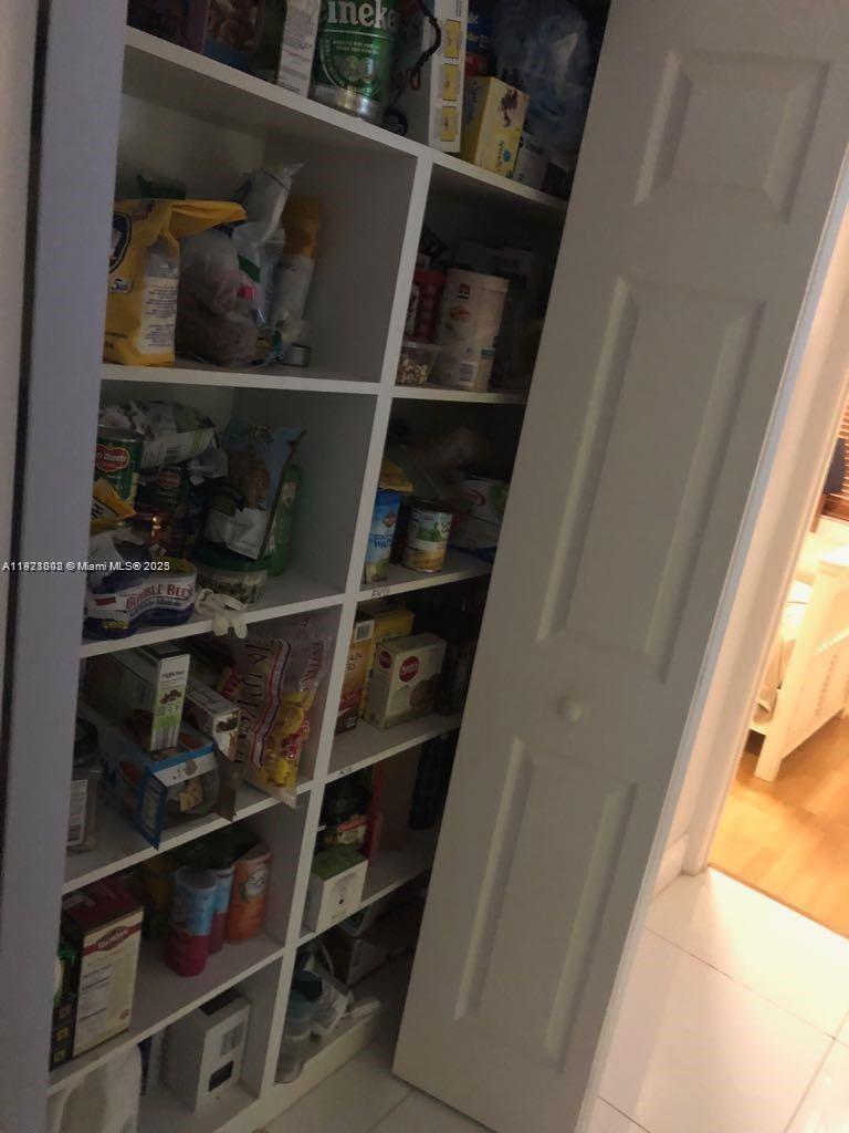 AMEND PLAT OF DORAL WOODS - Residential Lease