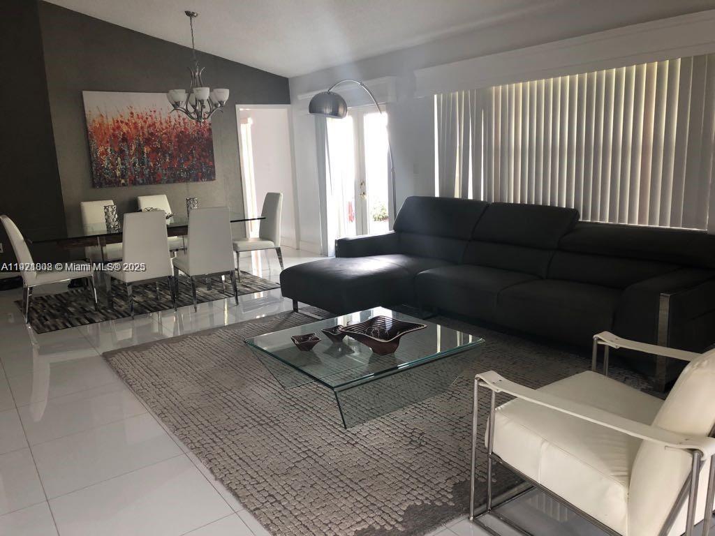 AMEND PLAT OF DORAL WOODS - Residential Lease