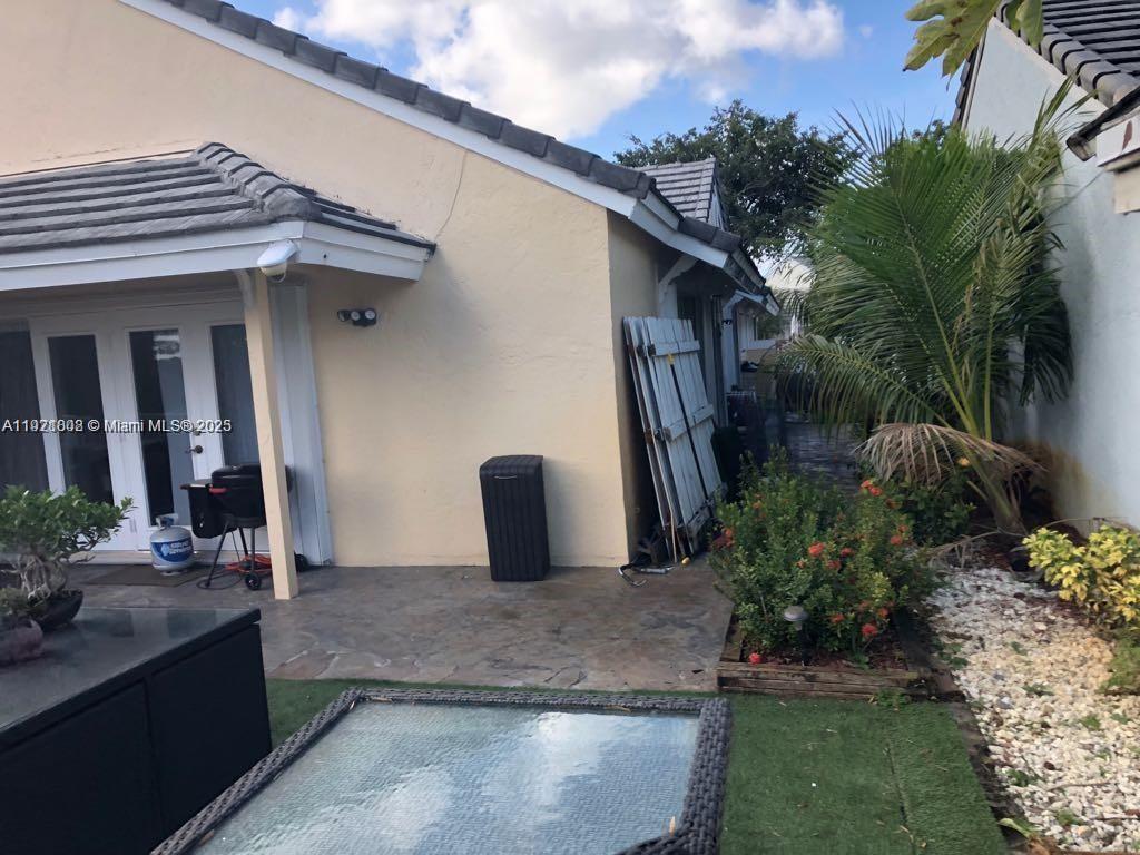 AMEND PLAT OF DORAL WOODS - Residential Lease