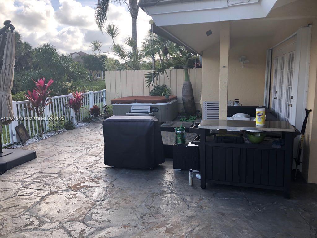 AMEND PLAT OF DORAL WOODS - Residential Lease