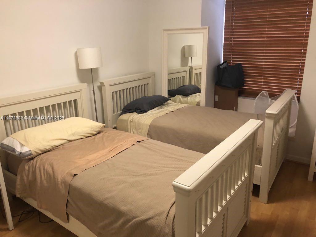 AMEND PLAT OF DORAL WOODS - Residential Lease