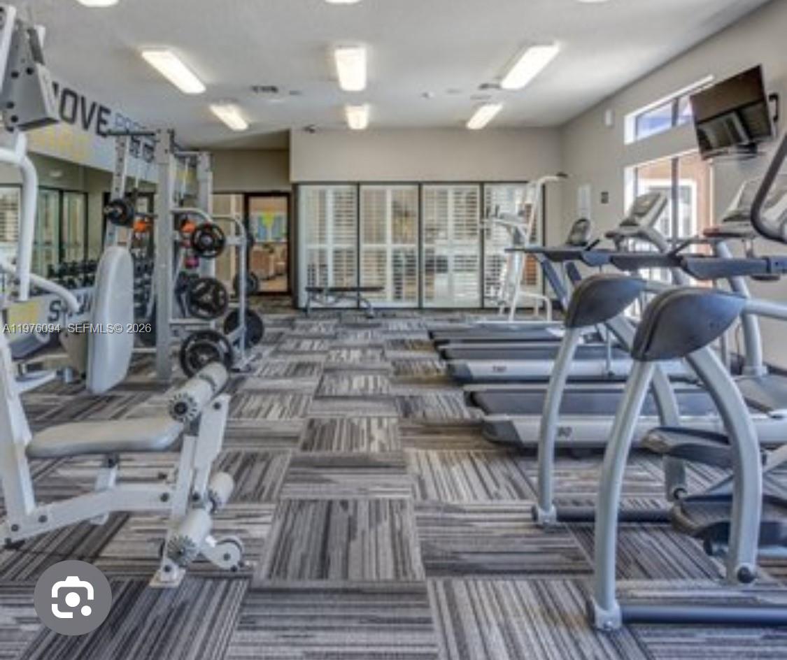 VISTA LAGO AT THE HAMMOCK - Residential