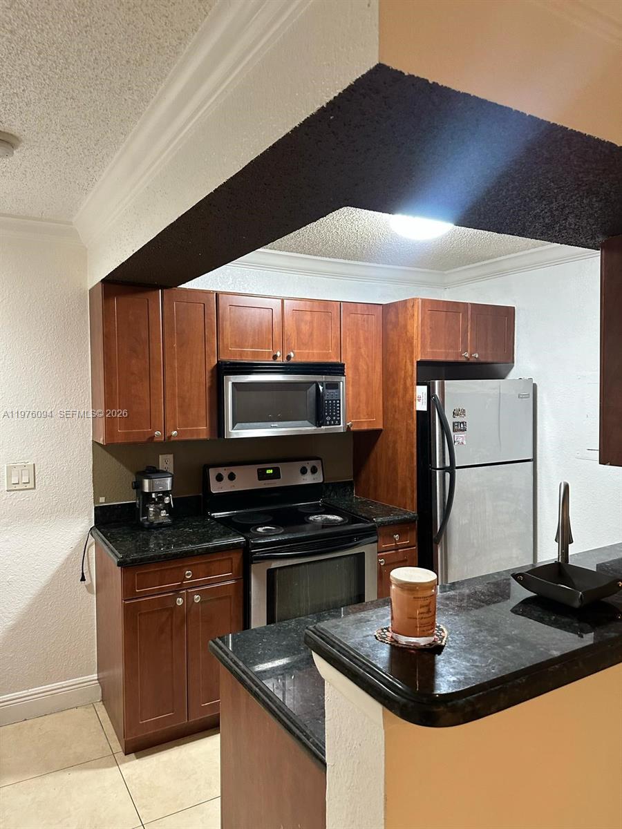 VISTA LAGO AT THE HAMMOCK - Residential