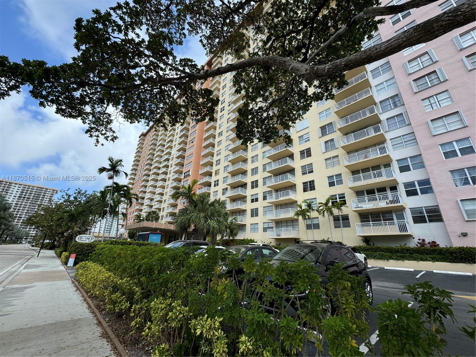 WINSTON TOWERS 200 - Residential