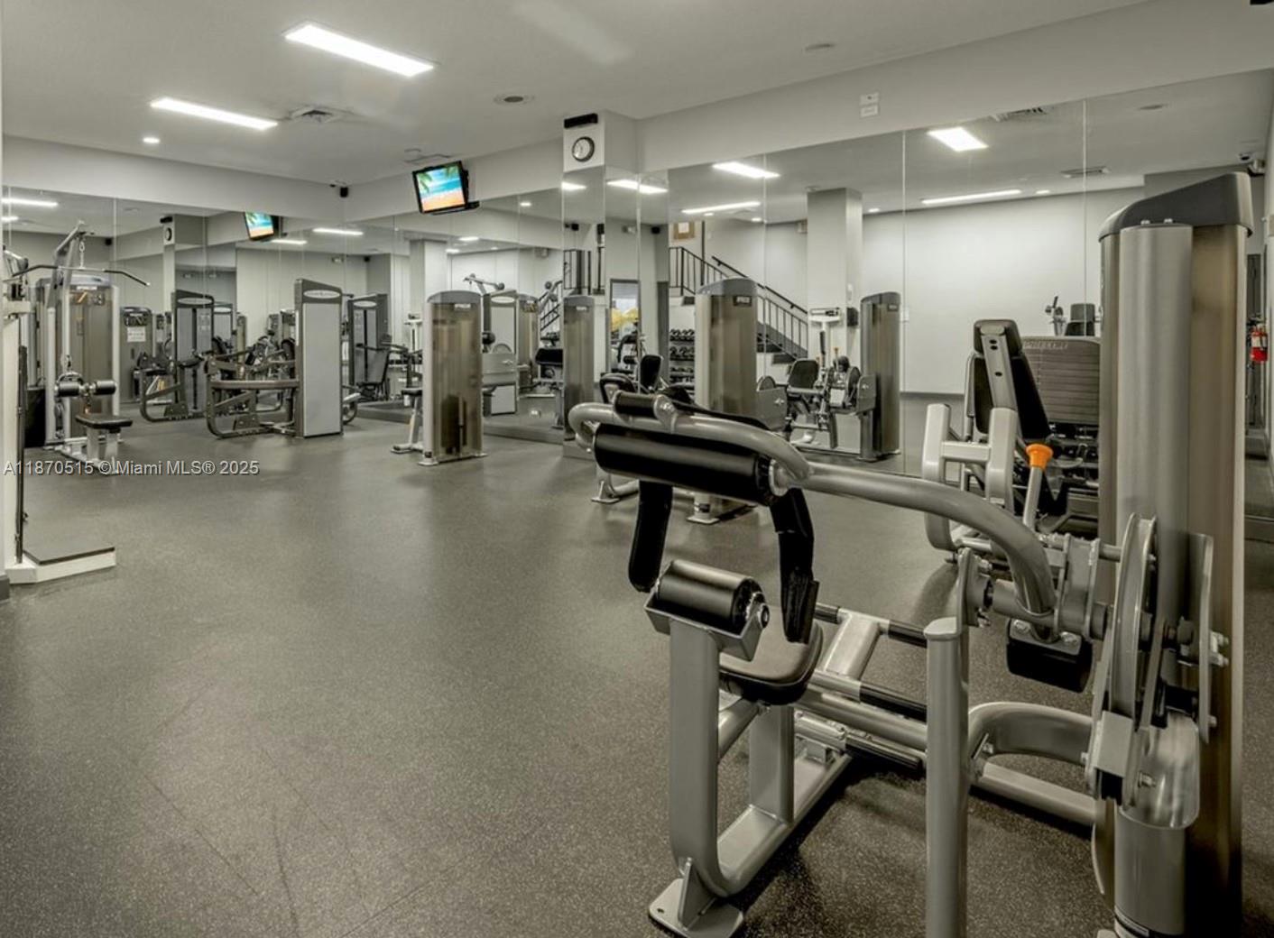 WINSTON TOWERS 200 - Residential