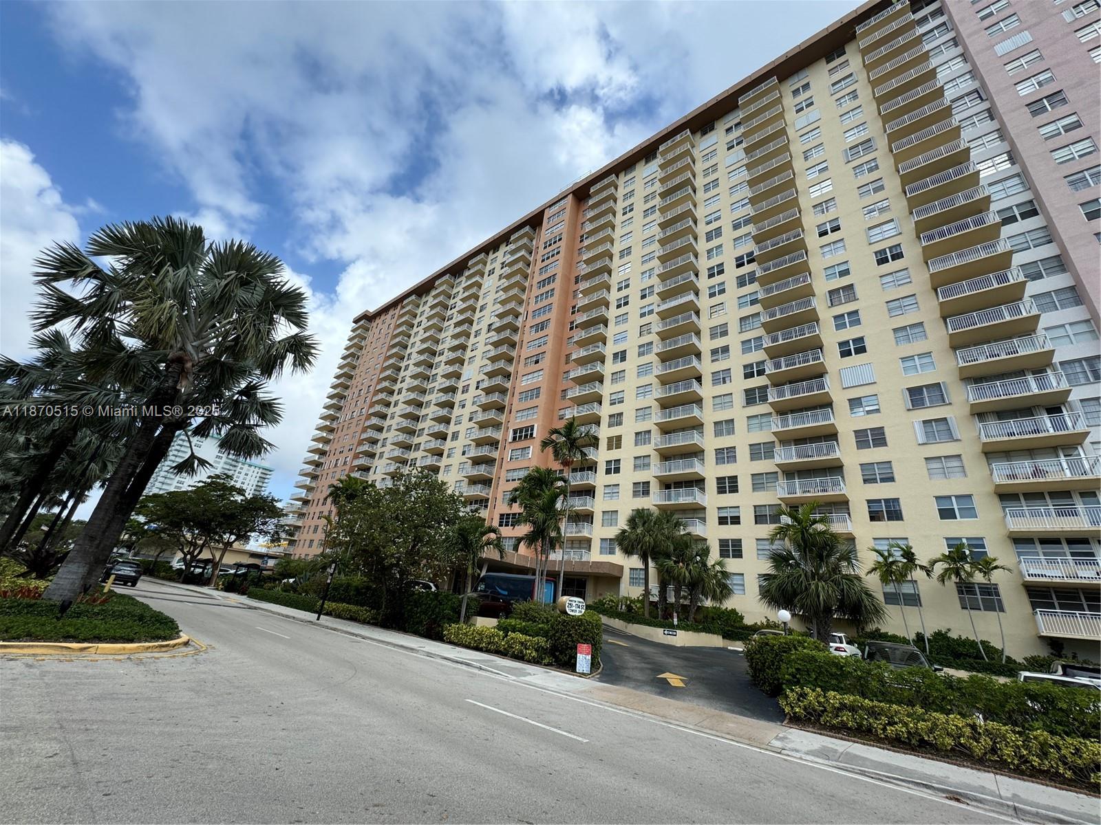 WINSTON TOWERS 200 - Residential