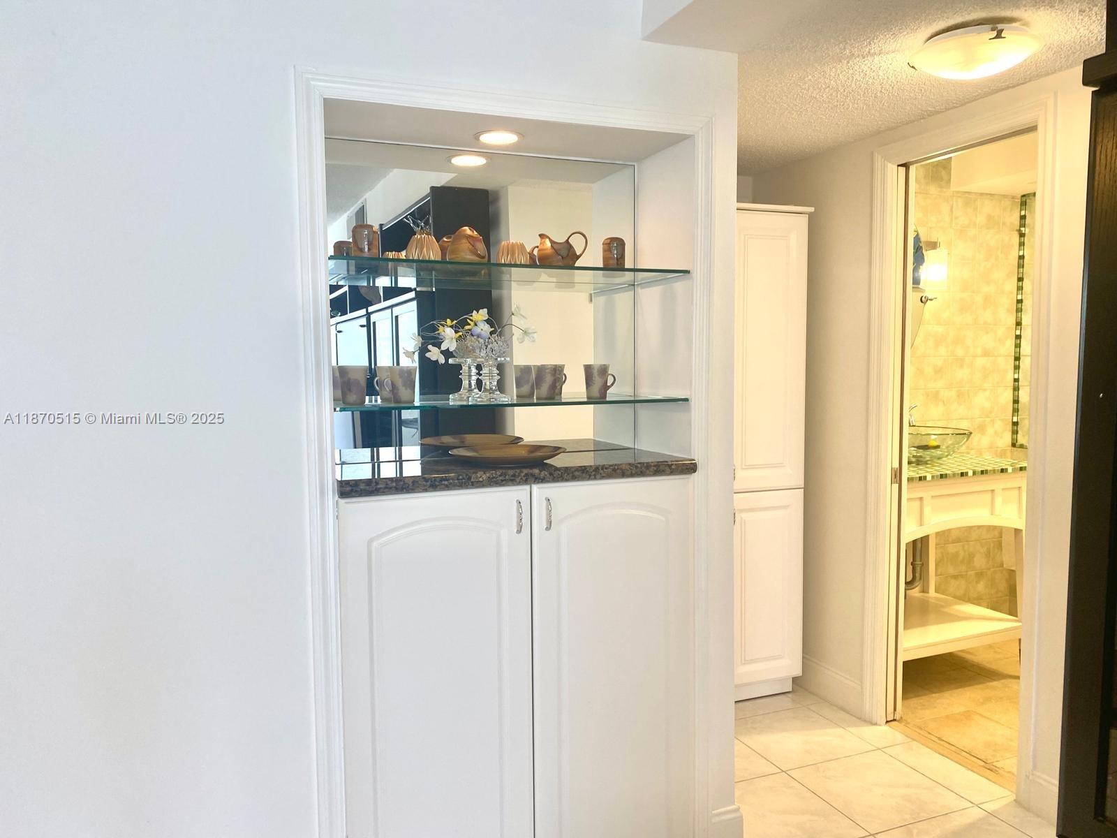 WINSTON TOWERS 200 - Residential