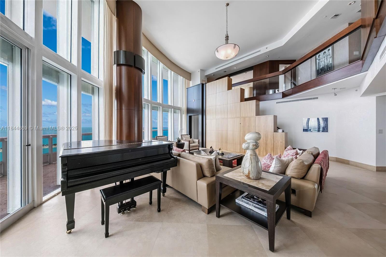 1643 Brickell Ave 3702