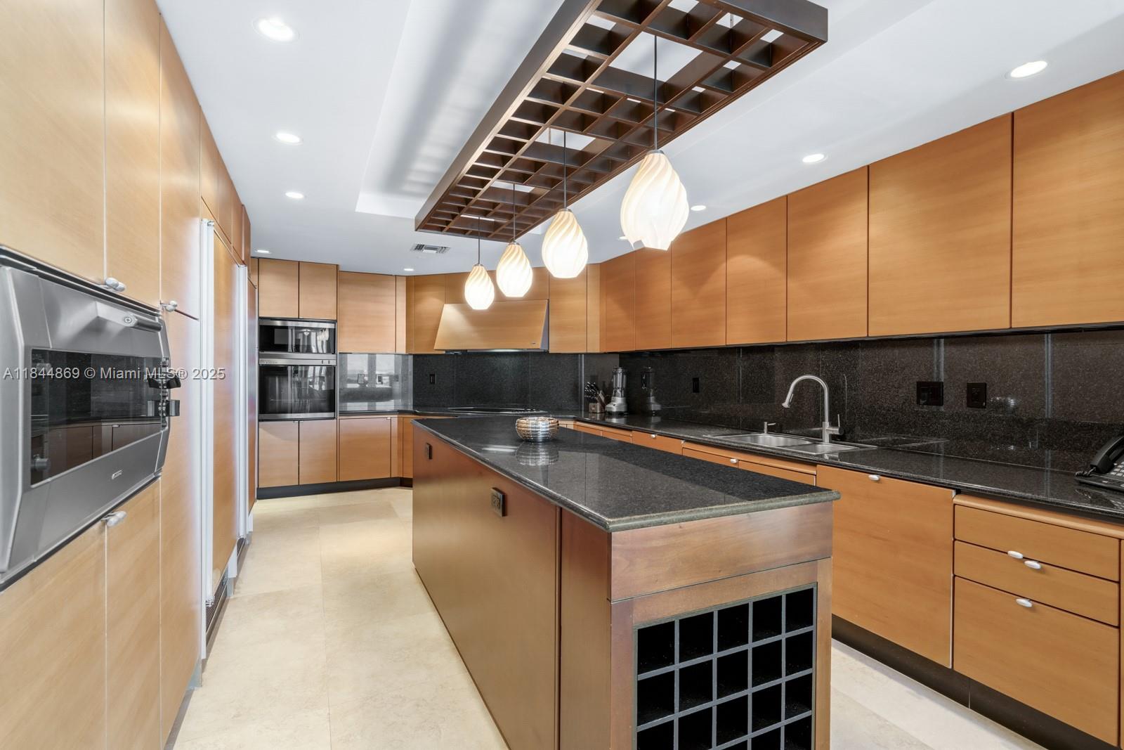 SANTA MARIA CONDO - Residential