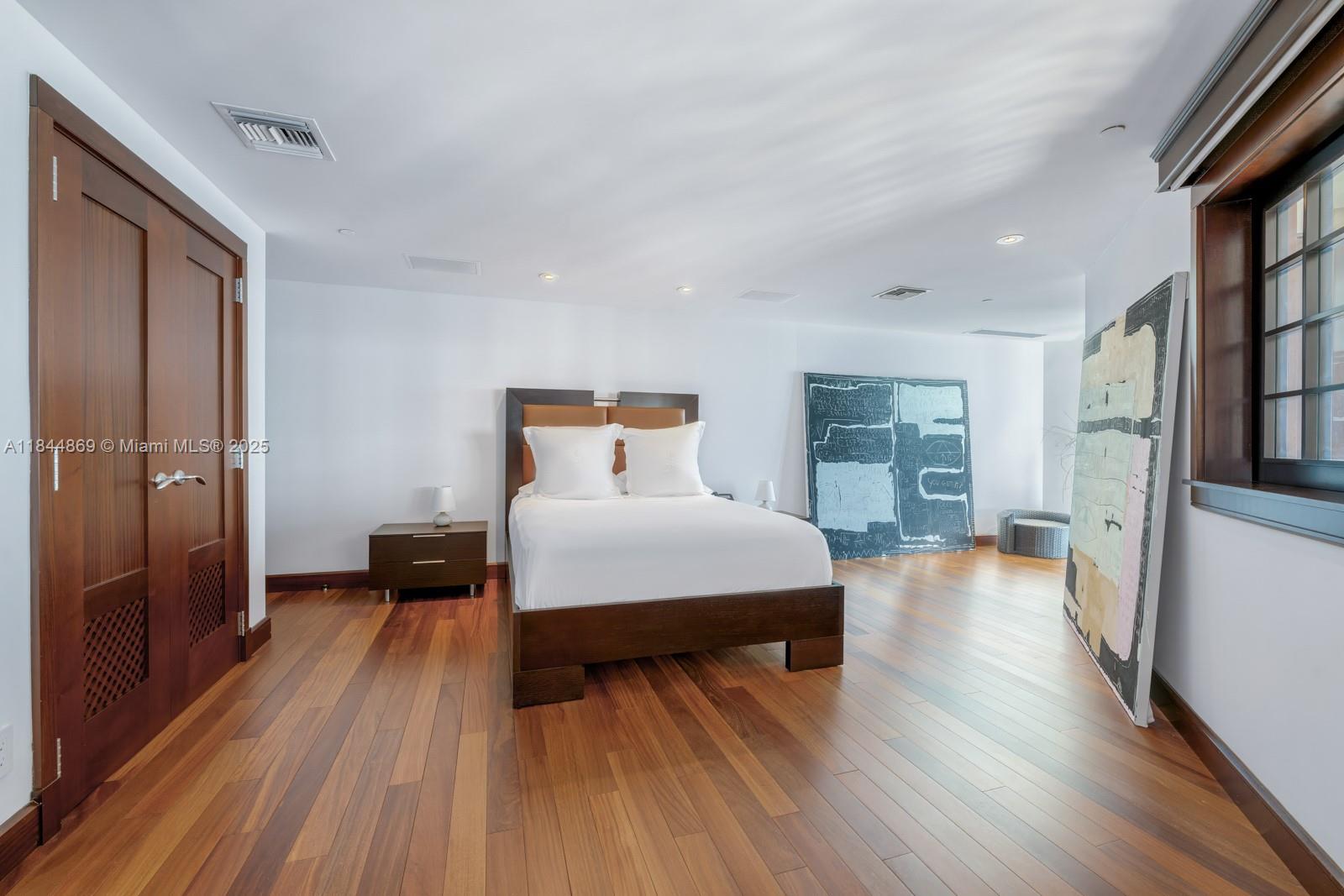 SANTA MARIA CONDO - Residential