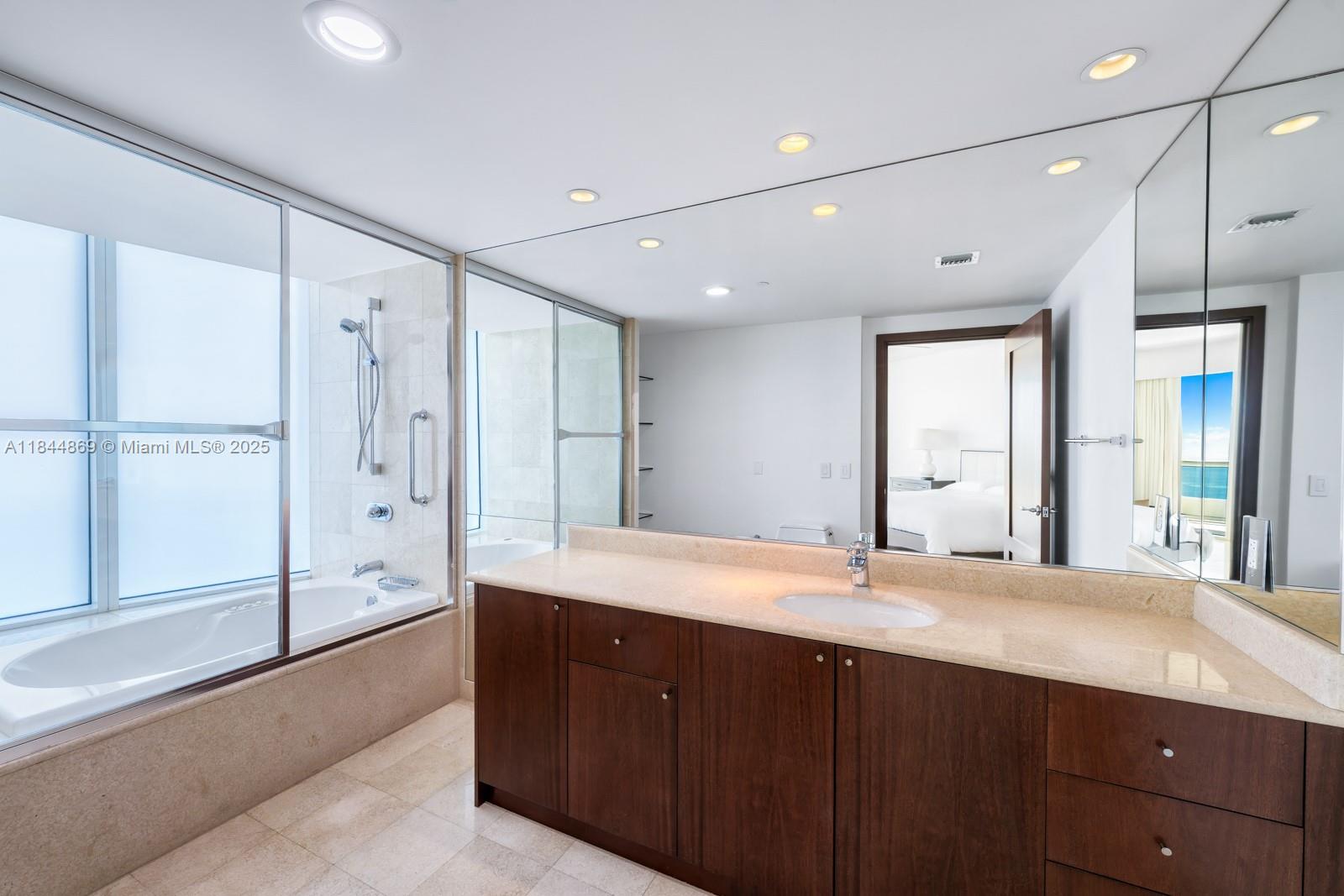 SANTA MARIA CONDO - Residential