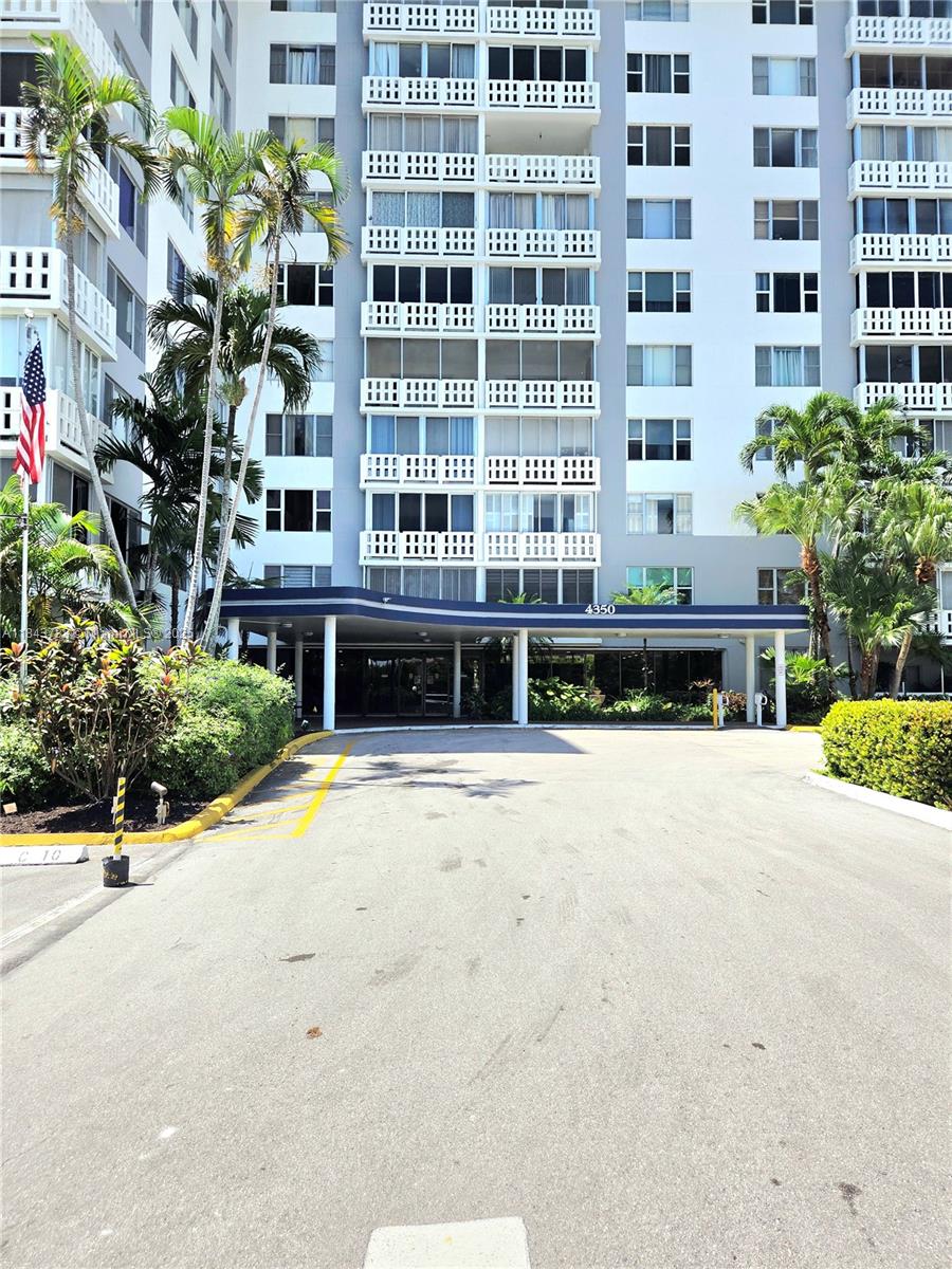 HILLCREST EAST NO 22 COND - Residential