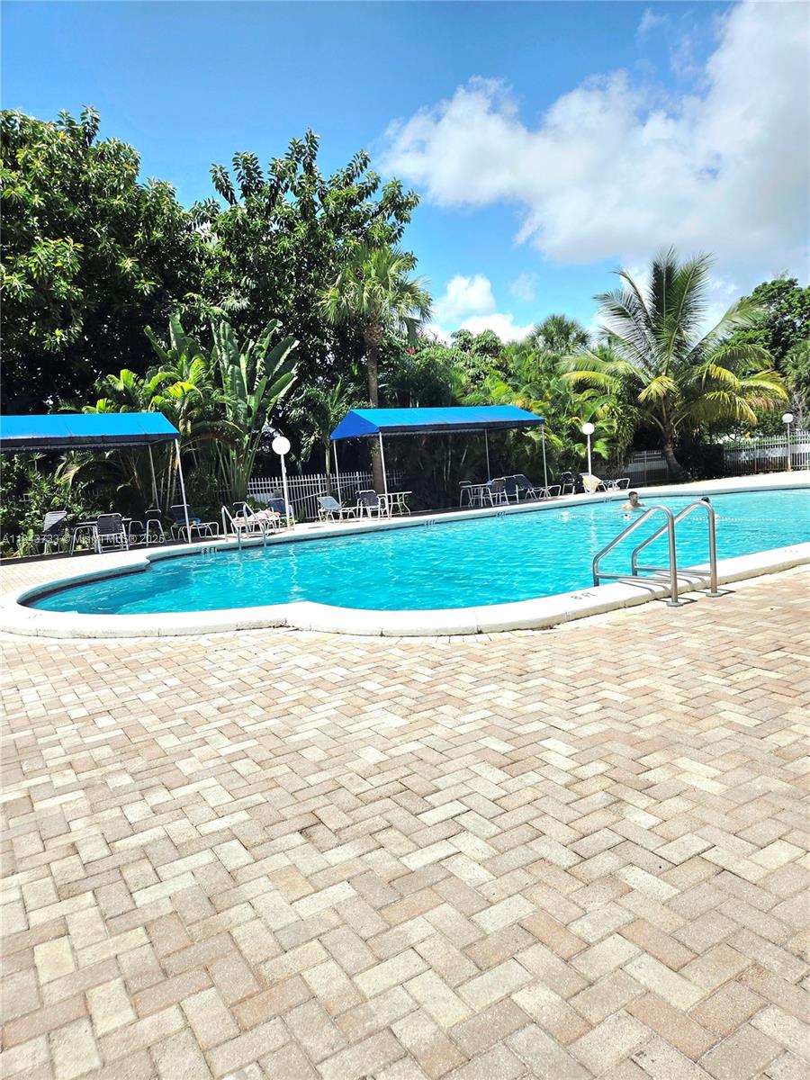 HILLCREST EAST NO 22 COND - Residential