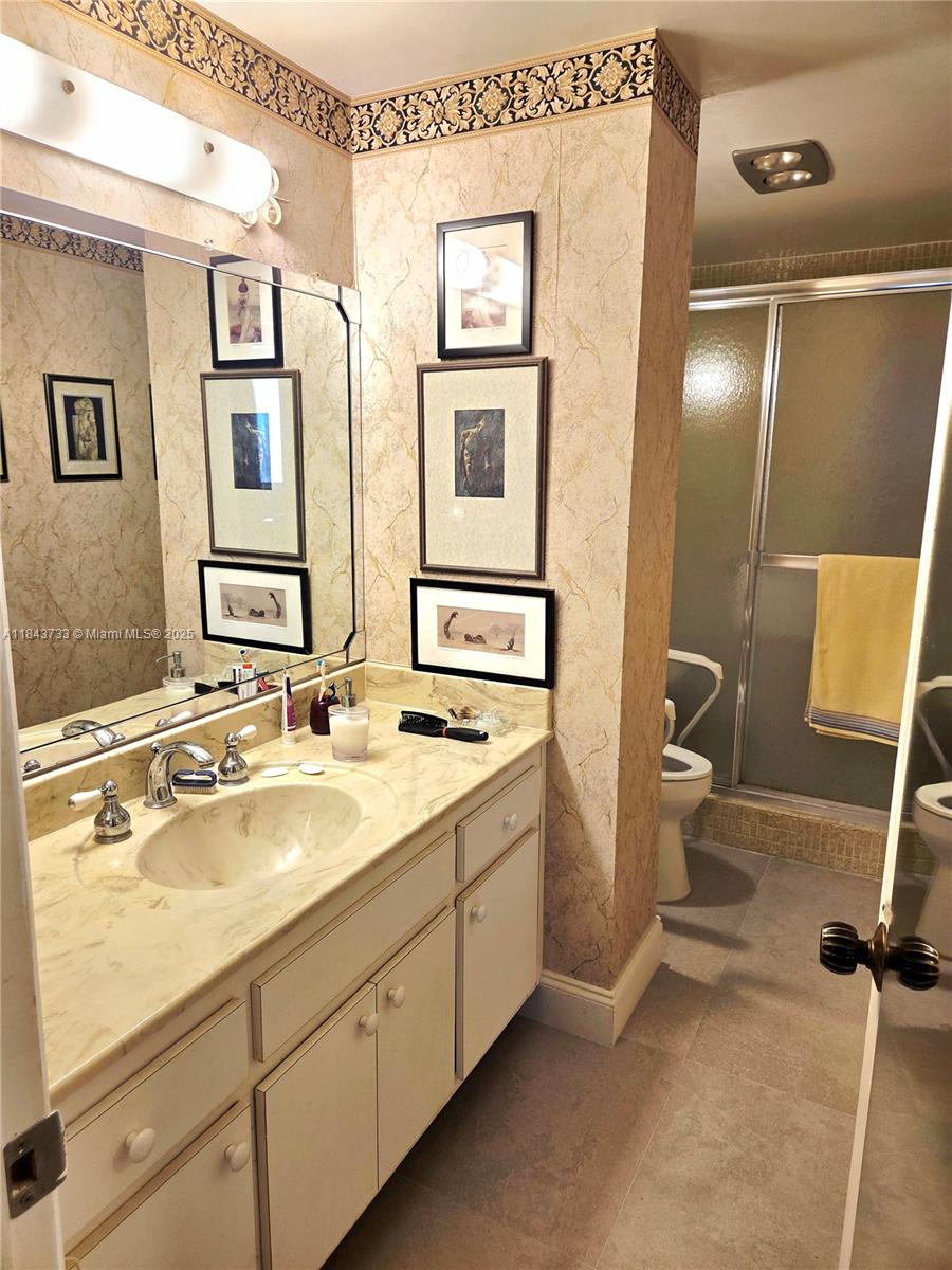 HILLCREST EAST NO 22 COND - Residential