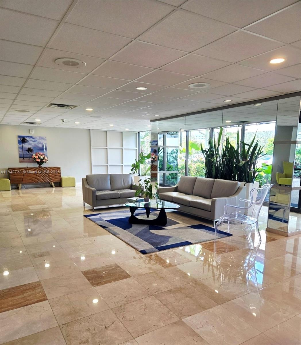 HILLCREST EAST NO 22 COND - Residential