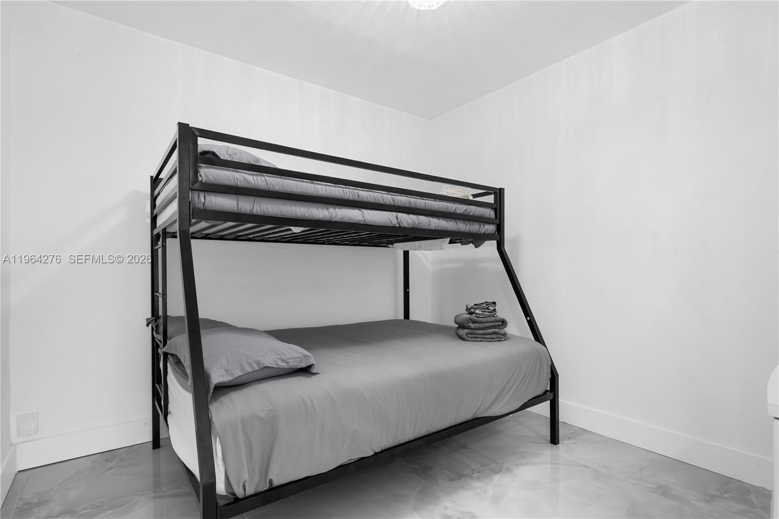 W MIAMI SHORES SEC B - Residential