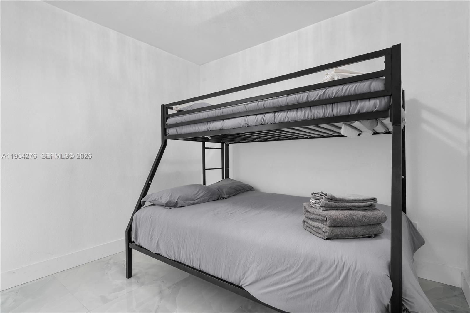 W MIAMI SHORES SEC B - Residential