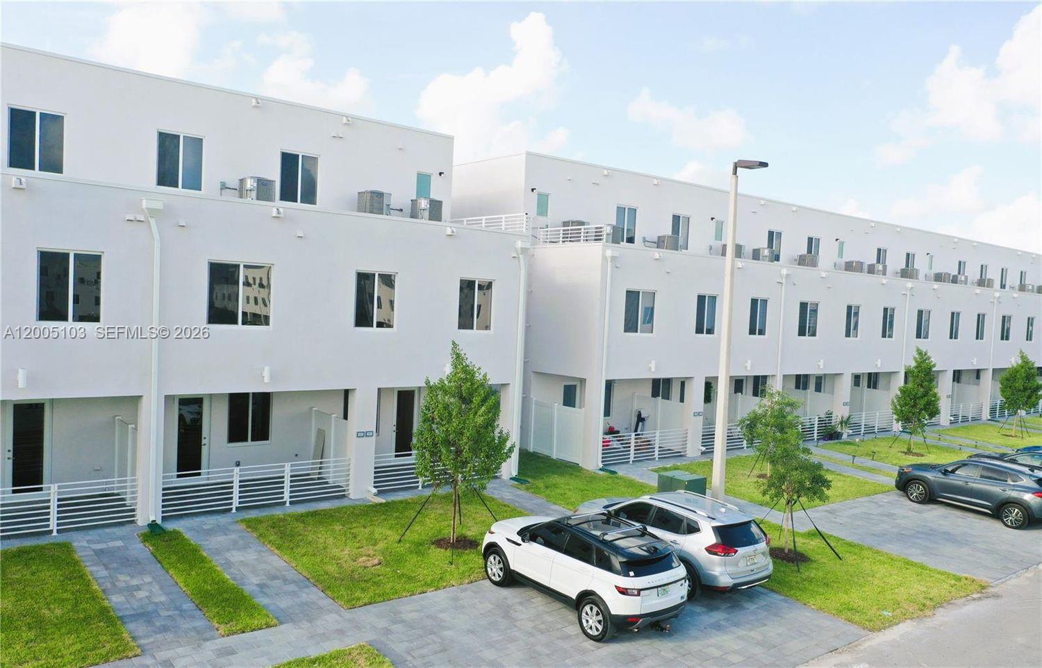 LANDMARK AT DORAL - Residential