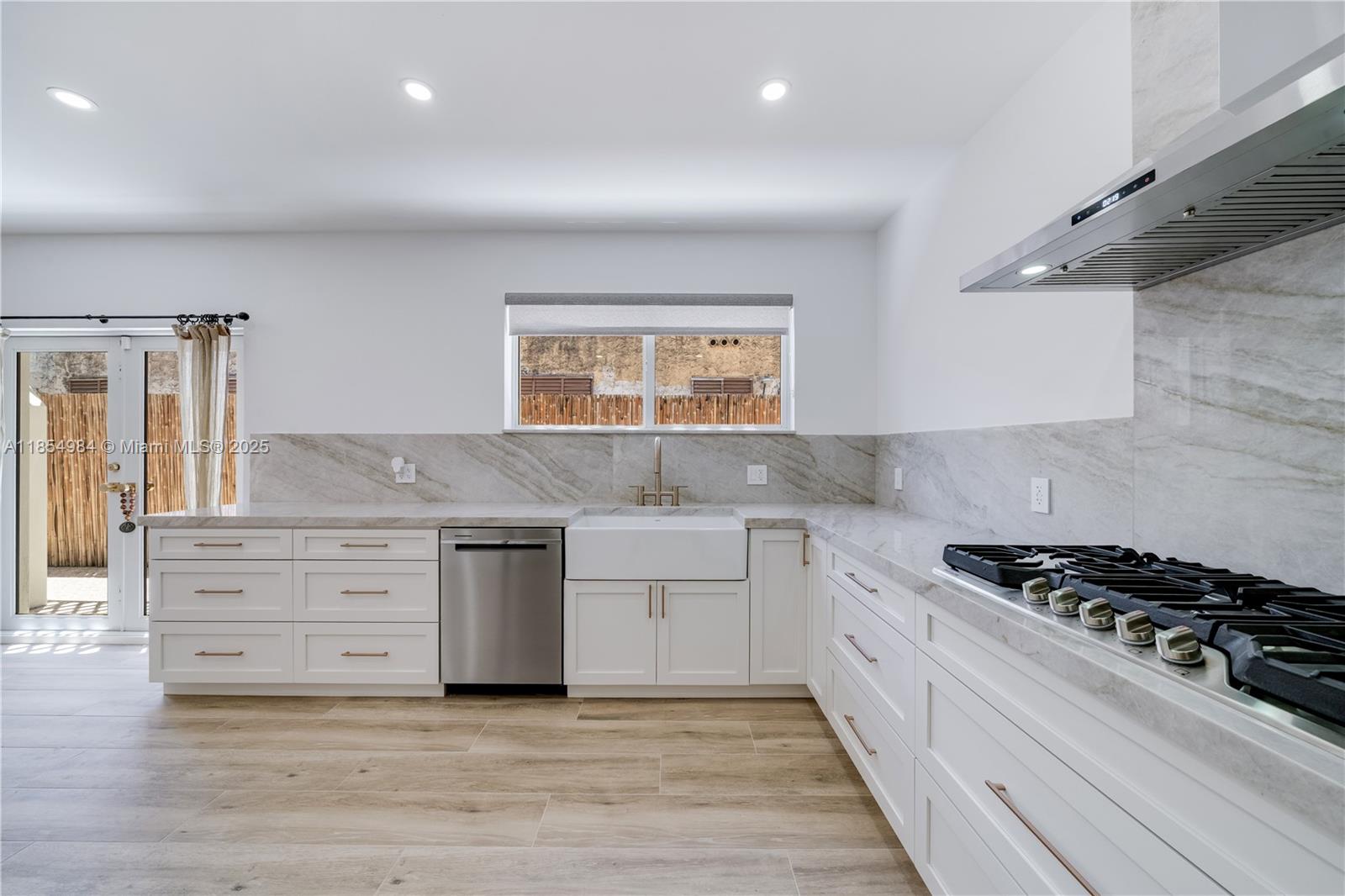 SHADOWLAWN - Residential