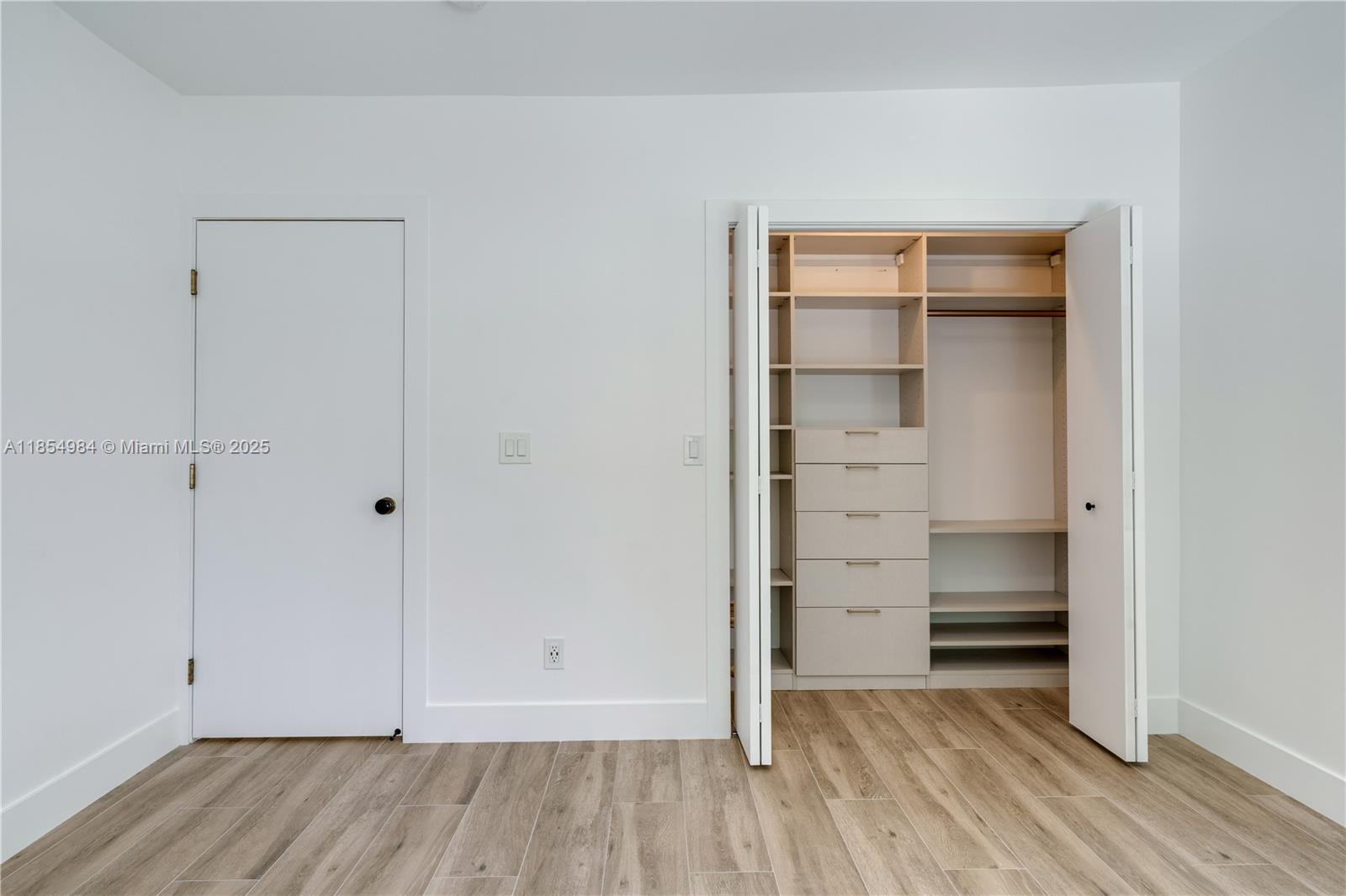 SHADOWLAWN - Residential