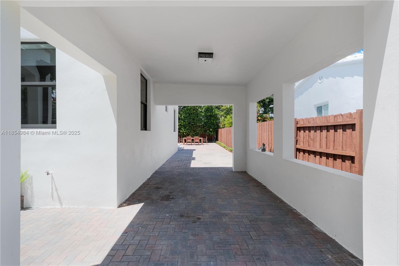 SHADOWLAWN - Residential