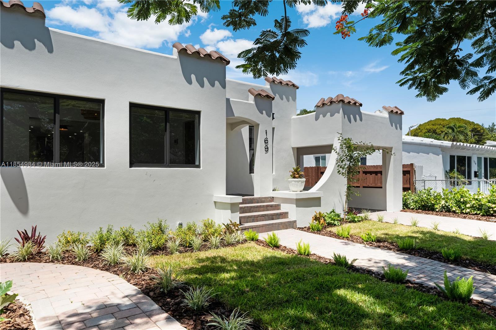 SHADOWLAWN - Residential