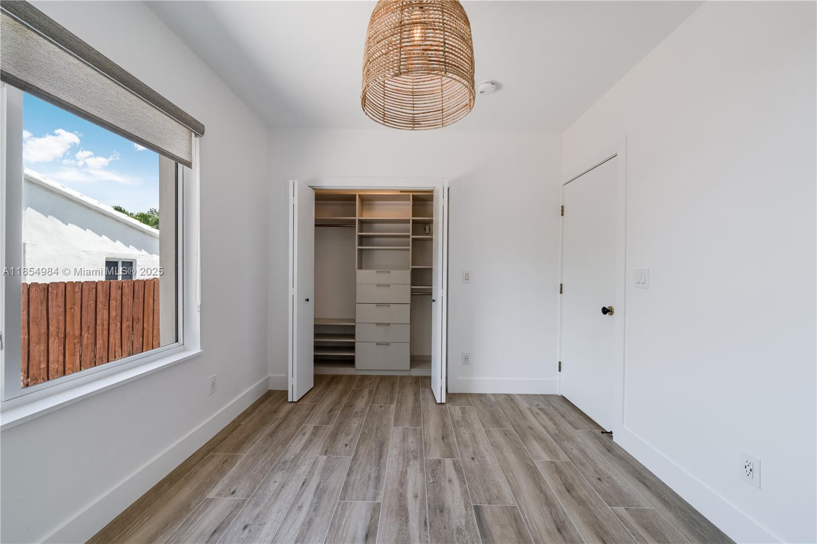 SHADOWLAWN - Residential