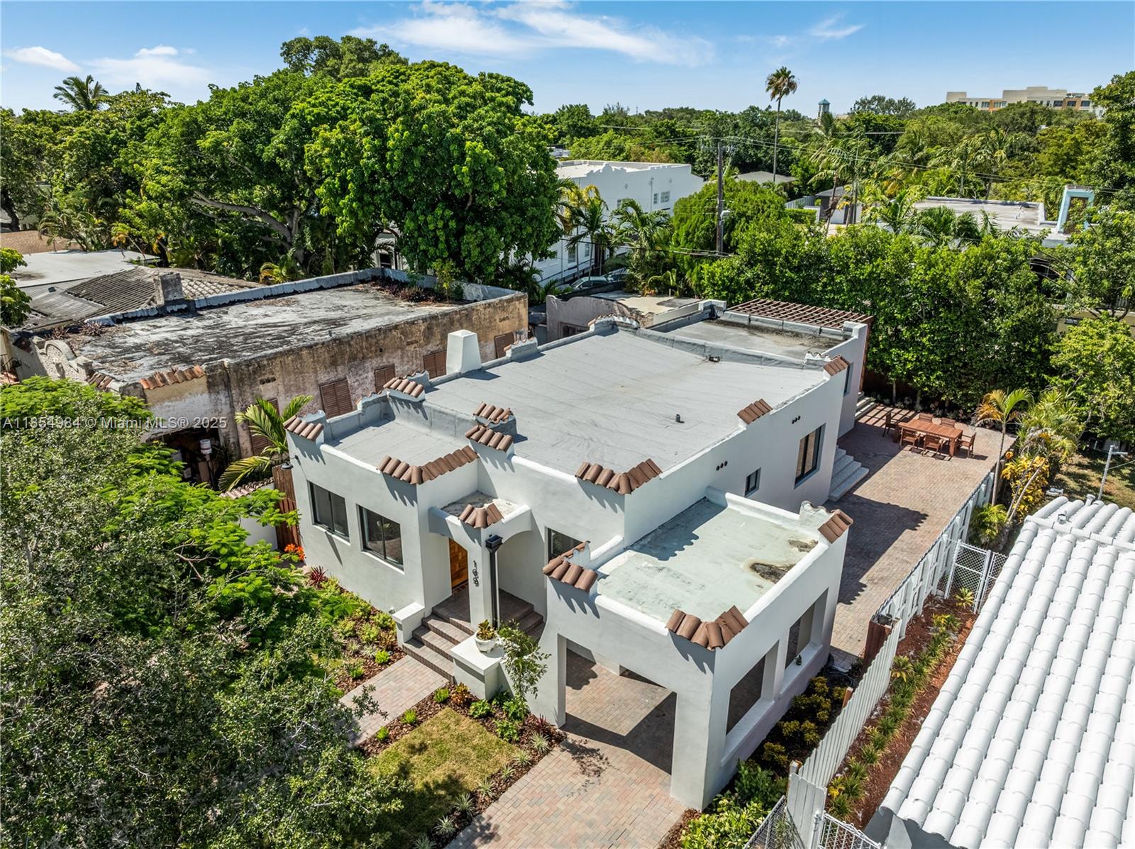 SHADOWLAWN - Residential